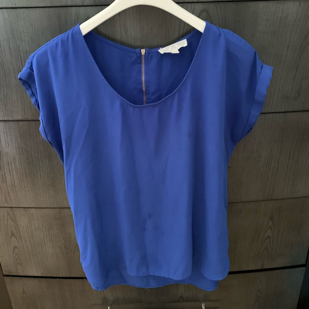 Pink rose blue shirt
